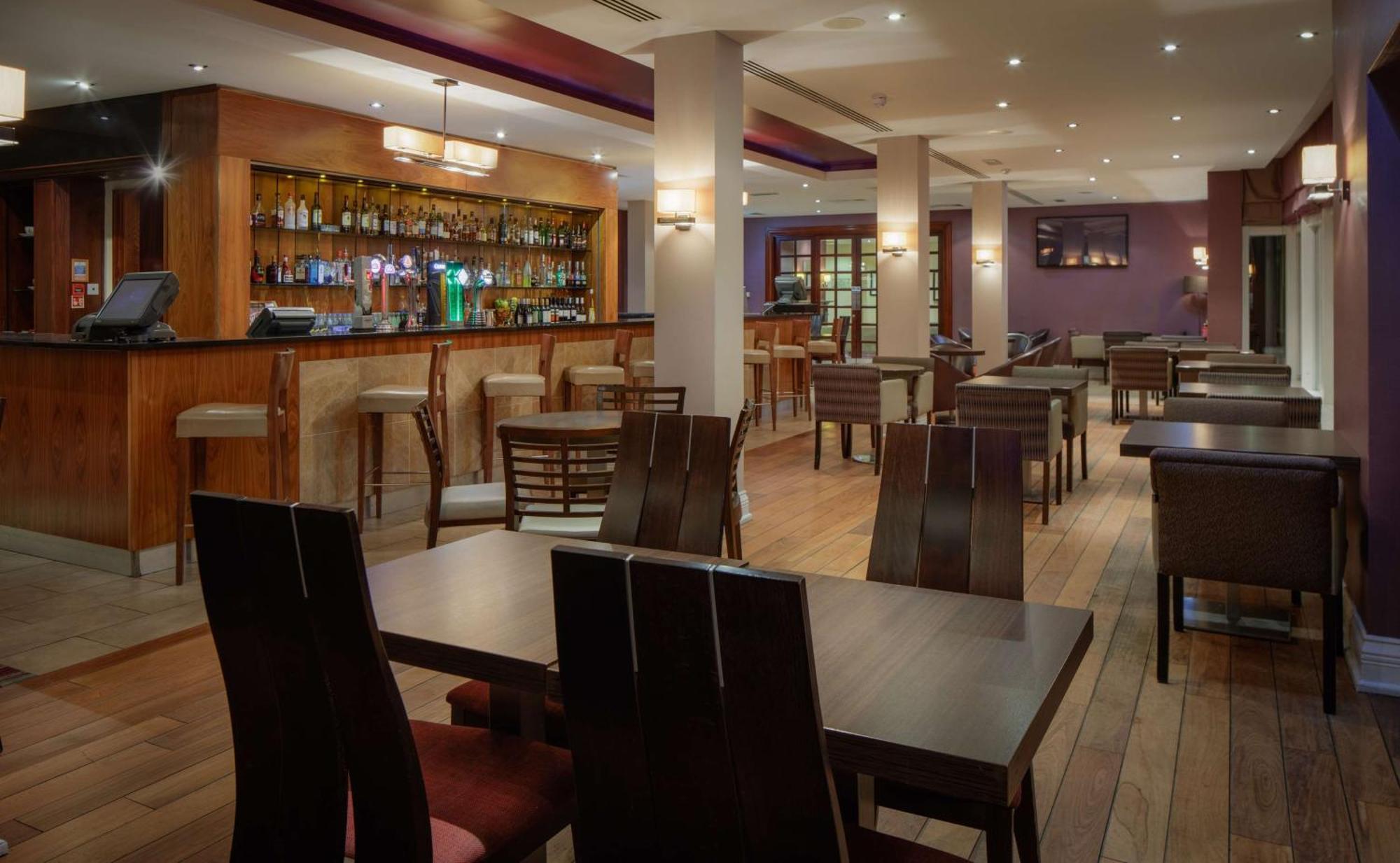 Hotel Doubletree By Hilton Belfast Templepatrick Exterior foto
